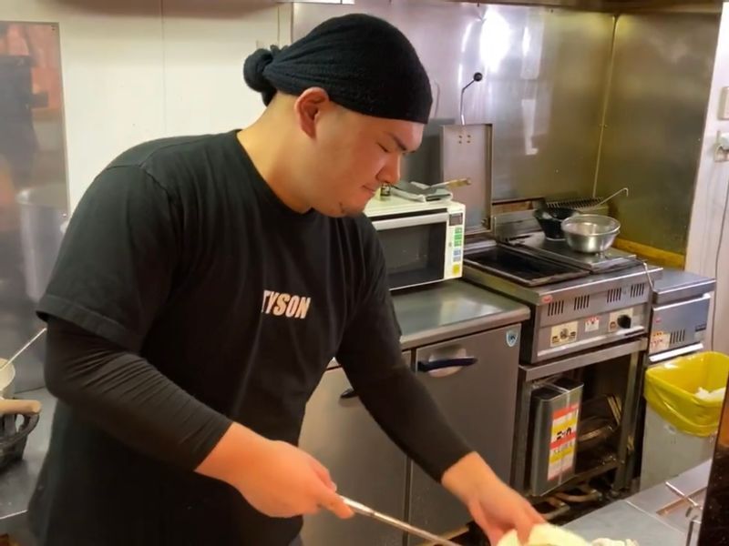 『麺屋たいそん』店主の松尾亮太さんは、人気店『博多新風』でラーメン人生をスタートさせた