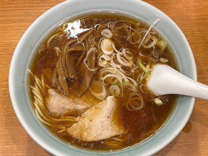シンプルな面持ちながらも深みのある味わいがする「中華そば」。