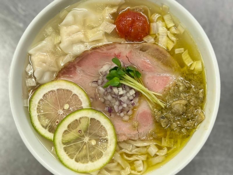 13日から『博多一風堂 六本木店』で提供予定の「牡蠣豚骨拉麺」（試作品）。
