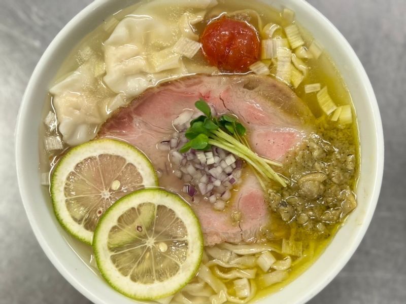 13日から『博多一風堂 六本木店』で提供予定の「牡蠣豚骨拉麺」(試作品)。