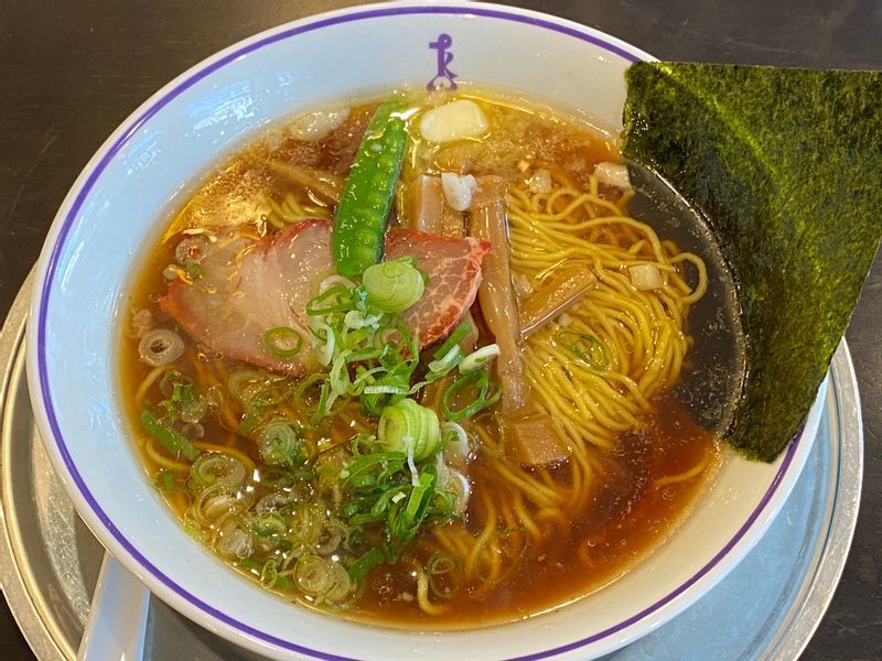 老舗洋食店『たいめいけん』(中央区)の「バターラーメン」は950円。