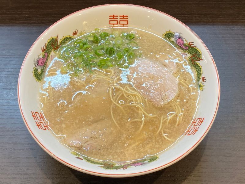 『らーめん 陽八』の「らーめん」は、古き良き福岡のラーメンを彷彿とさせる。