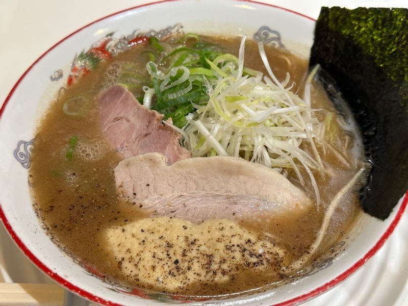 卒業を記念して作られた「浜八ラーメン」は、新横浜ラーメン博物館でしか食べられない。