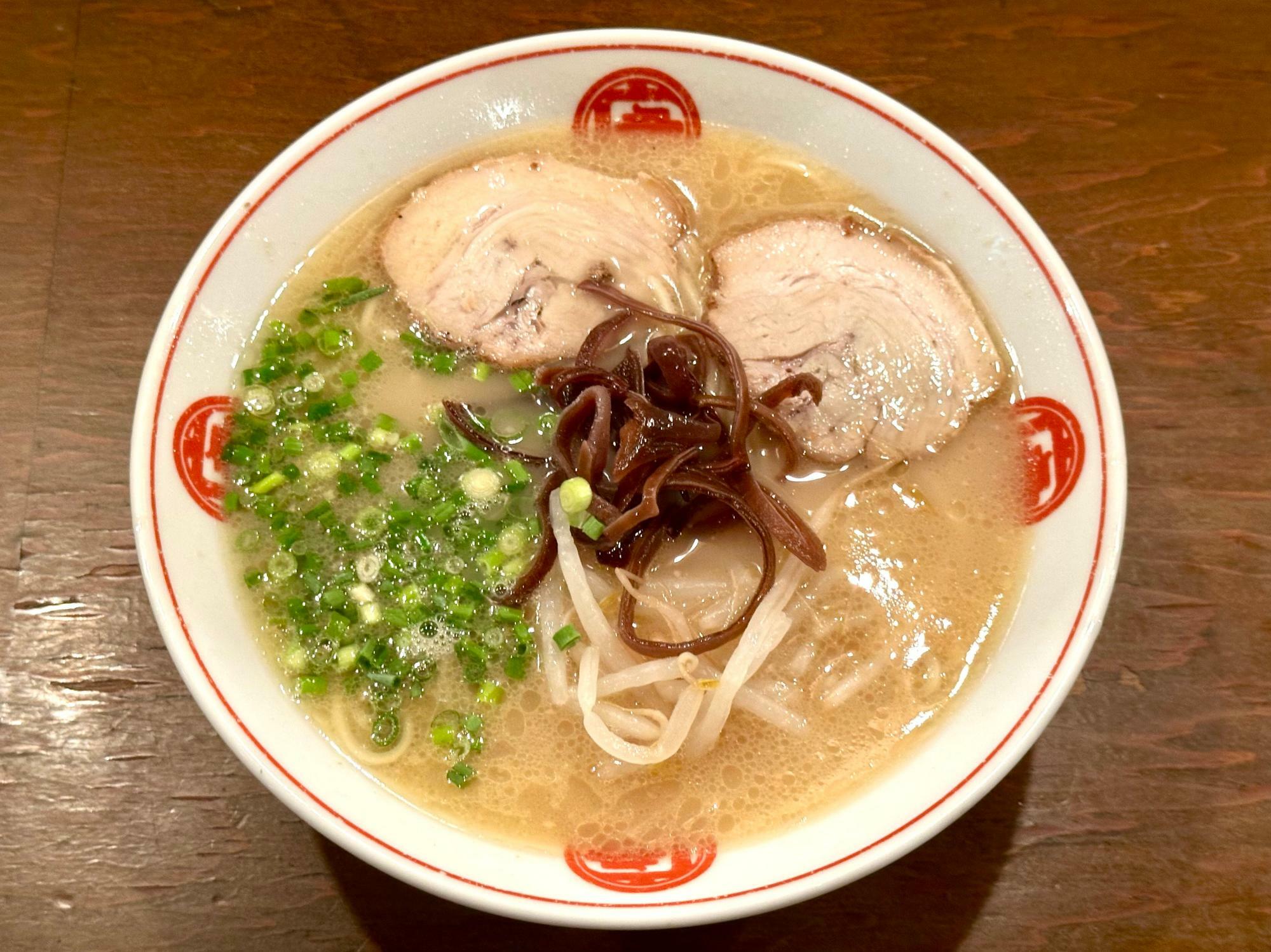 『唐そば』の「ラーメン」。