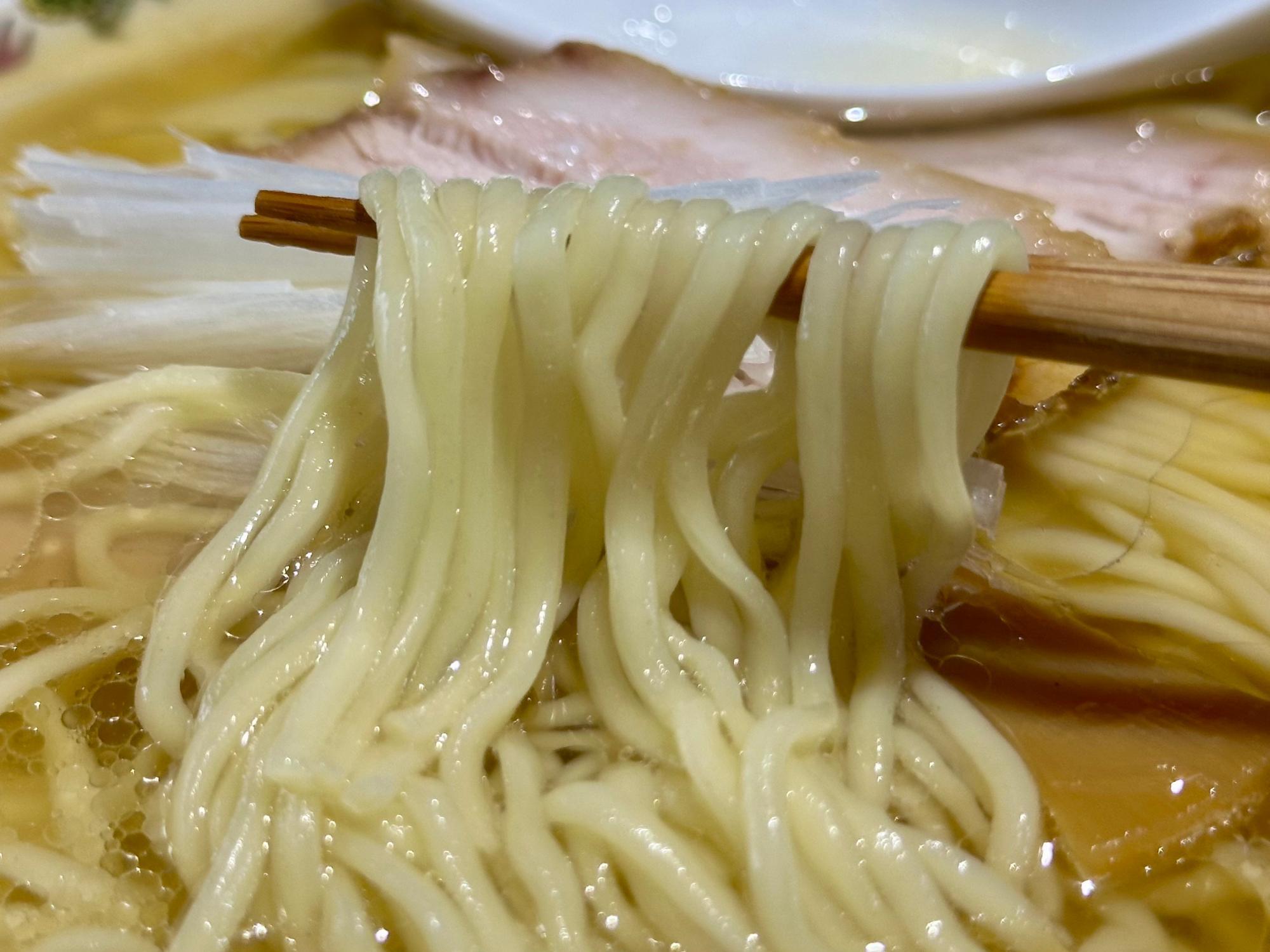 しっかりと茹できって麺のポテンシャルを最大限まで引き上げる。