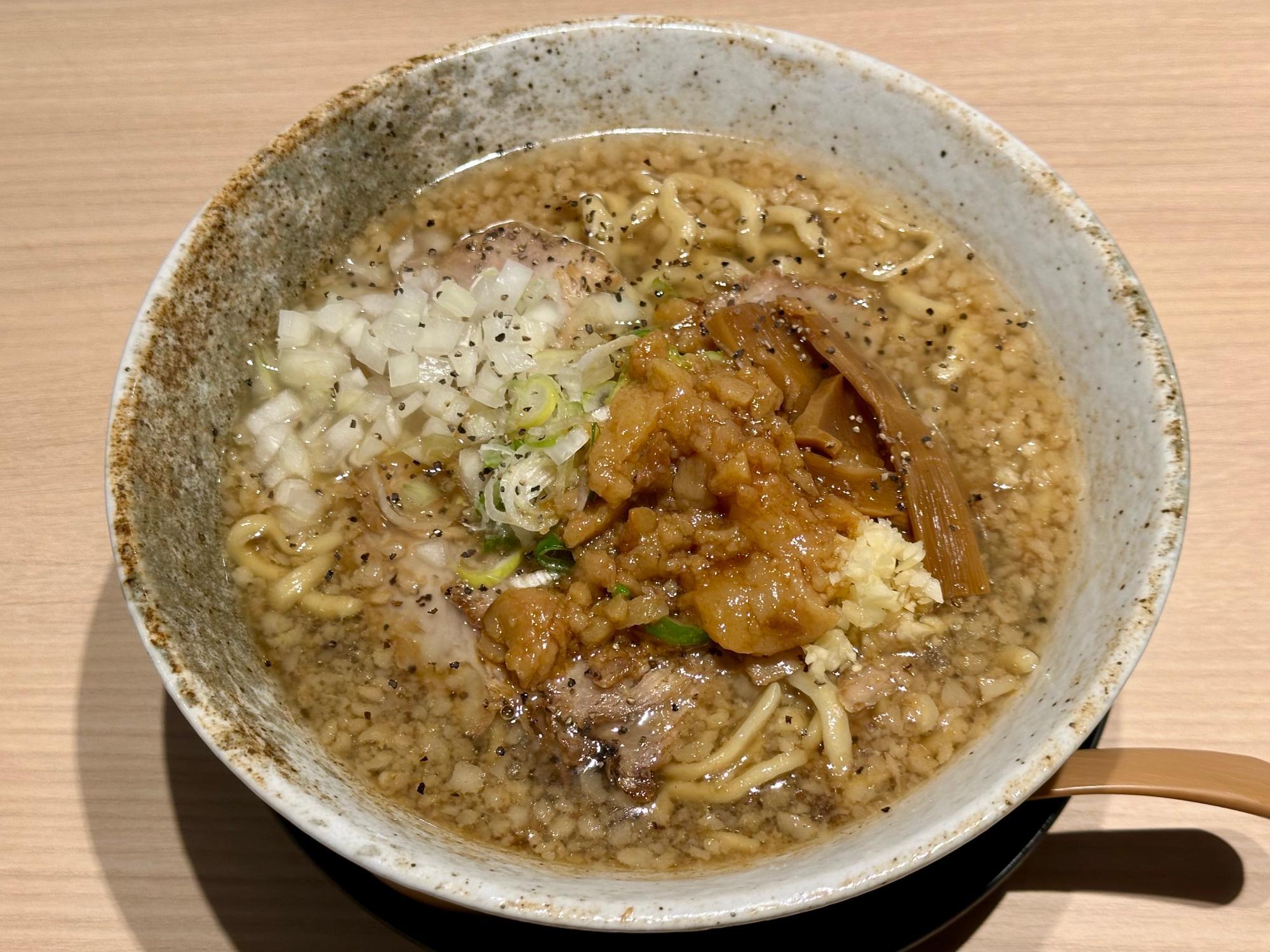 『セアブラーメン 東中八』の「ラーメン」。