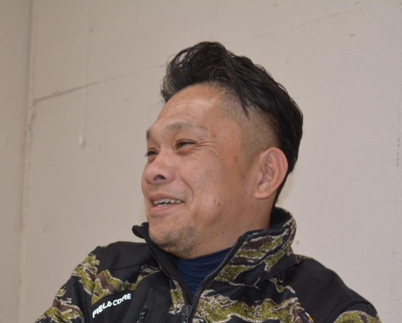 絵本ライブに取り組むためにギターも覚えたという木村さん(筆者提供)