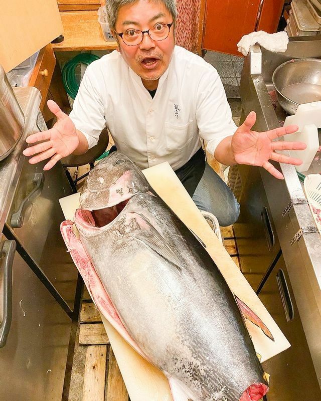 船上で自ら血抜きした魚を店内で処理する（画像提供：聖護院 嵐まる）