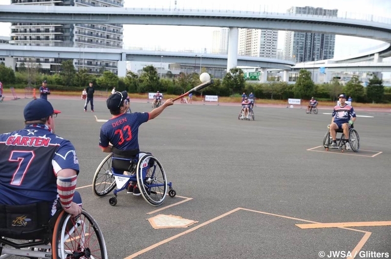 野球・ソフトボールと雰囲気が異なる車椅子ソフトボールの試合風景（写真提供：日本車椅子ソフトボール協会/glitters）