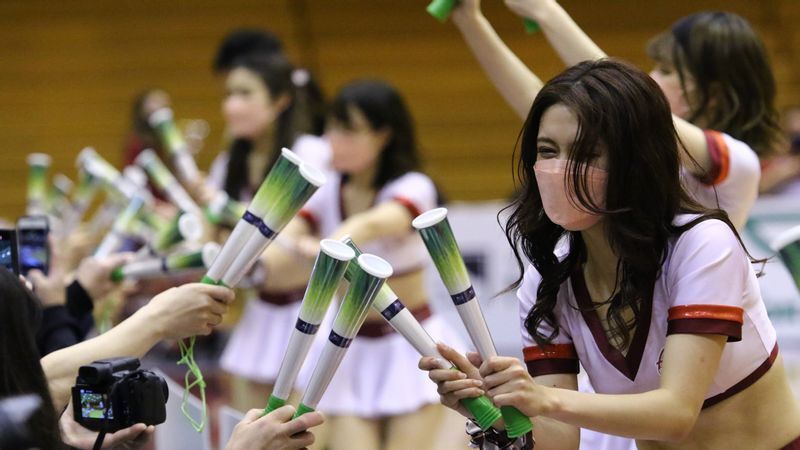 コロナ禍で開発されたオリジナル応援メガホン「ネギばんばん」(写真提供|越谷アルファ―ズ)